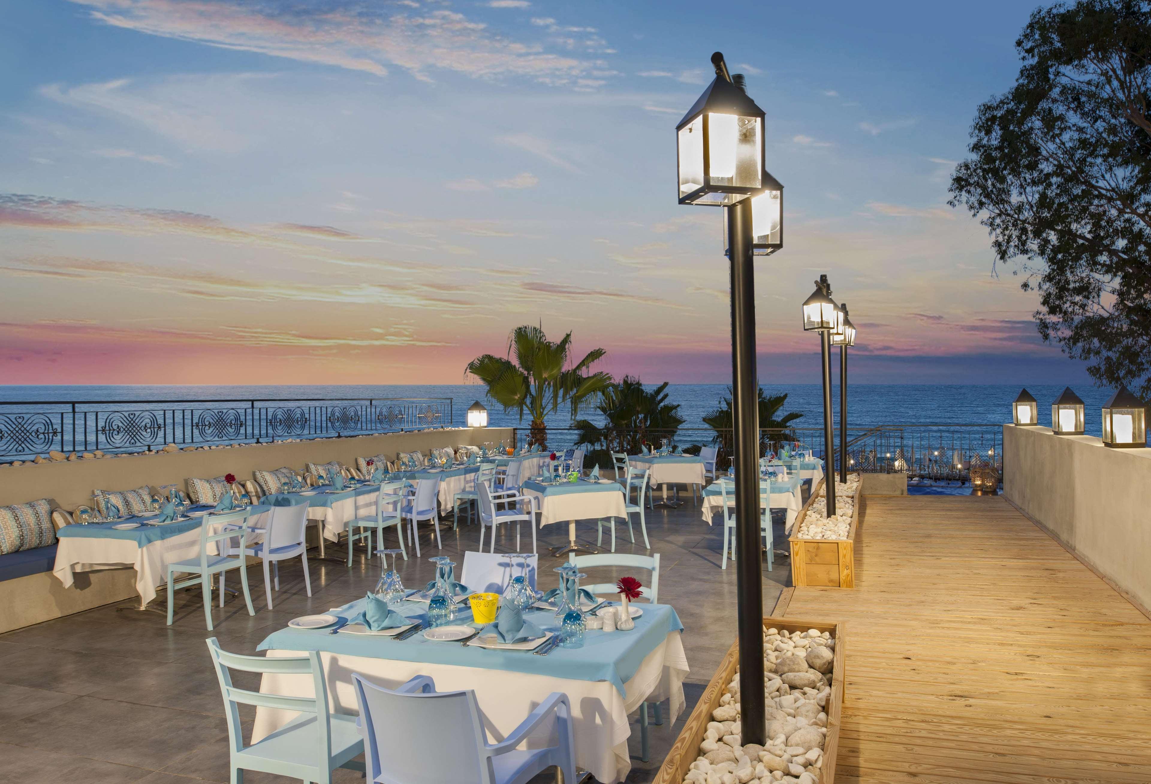 Doubletree By Hilton Antalya-Kemer All-Inclusive Resort Restaurant photo